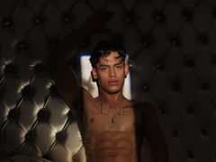 EmilianoPaez - male webcam at LiveJasmin