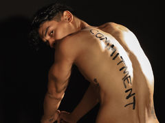 EmilianoPaez - male webcam at LiveJasmin
