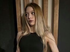 EmilieLong from LiveJasmin