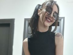 EmilyAvva - female with brown hair and  big tits webcam at LiveJasmin