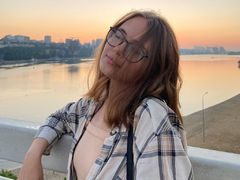 EmilyBelfry from LiveJasmin