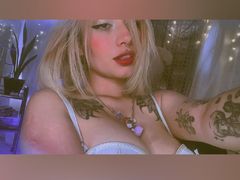 EmilyFills - female with  big tits webcam at LiveJasmin