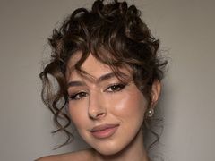 EmilyHowder - female with brown hair webcam at LiveJasmin