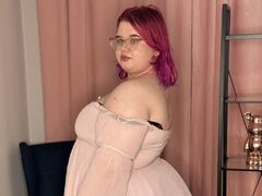 EmilyRaee - female with red hair and  big tits webcam at LiveJasmin
