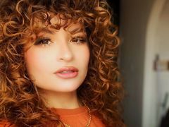 EmilyRouse - blond female webcam at LiveJasmin