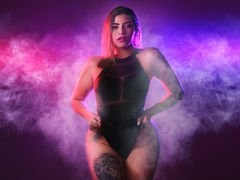 EmilySam - blond female with  big tits webcam at LiveJasmin