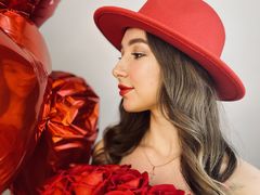 EmilySimon - female with brown hair webcam at LiveJasmin