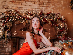 EmilySimon - female with brown hair webcam at LiveJasmin