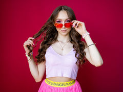 EmilySimon - female with brown hair webcam at LiveJasmin