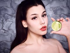 EmilyWilliamson - female with brown hair webcam at LiveJasmin