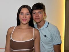 EmmaAndMax - couple webcam at LiveJasmin