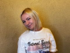 CuteGoldLoves from ImLive
