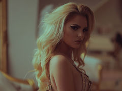 EmmaJacobs - female with brown hair webcam at LiveJasmin