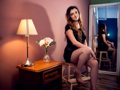 EmmaJade - female with brown hair and  big tits webcam at LiveJasmin