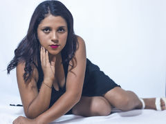 EmmaKing - female with brown hair and  big tits webcam at LiveJasmin