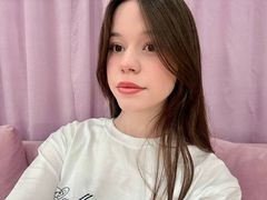 EmmaLandau - female with black hair webcam at LiveJasmin