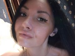EmmaWinslet - female with black hair and  small tits webcam at LiveJasmin