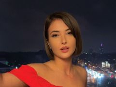 EmmaWillinson - female with black hair webcam at LiveJasmin