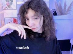 EmmanuelBrown - female with brown hair webcam at LiveJasmin