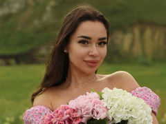 EmmyLee - female with brown hair webcam at LiveJasmin