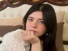 EmmyRouz from LiveJasmin