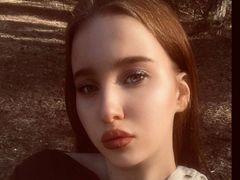 EmmyStonelle from LiveJasmin