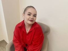 EmmyWatsent - blond female webcam at LiveJasmin