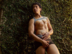 EnriqueBrook from LiveJasmin