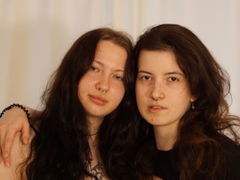 ErleneAndHilda - female with brown hair webcam at LiveJasmin