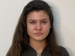 EsmeHandley - female with brown hair webcam at LiveJasmin