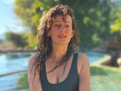 EsmeraldaMali - female with brown hair webcam at LiveJasmin