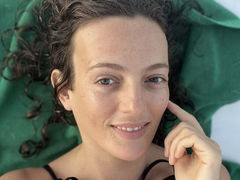 EsmeraldaMali - female with brown hair webcam at LiveJasmin