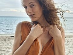 EsmeraldaMali - female with brown hair webcam at LiveJasmin