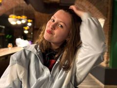 EsperanzaBarwick - female with brown hair and  small tits webcam at LiveJasmin