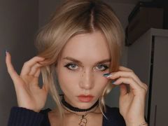 EstheRine from LiveJasmin