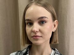 EstherBradey from LiveJasmin