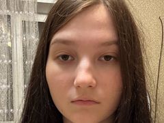 EstrellaBobek - female with black hair webcam at LiveJasmin