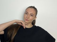 EthaGuitreau from LiveJasmin