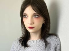 EugeniaDaggett - female with brown hair webcam at LiveJasmin