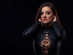 EvaBennett - female with black hair webcam at LiveJasmin