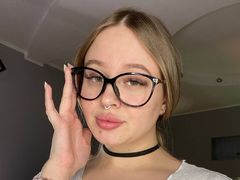 EvaBlanchee from LiveJasmin