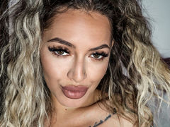 EvaBonnie - blond female with  big tits webcam at LiveJasmin