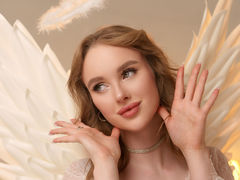 EvaDalton - blond female webcam at LiveJasmin