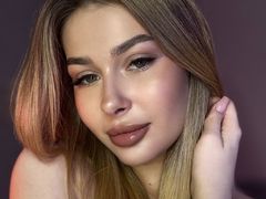 EvaEllies - blond female with  small tits webcam at LiveJasmin