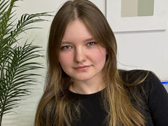 EvaMellington - female with brown hair webcam at LiveJasmin
