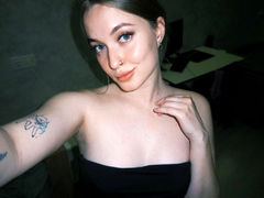 EvaRiverson - blond female webcam at LiveJasmin