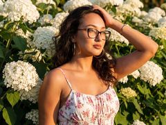 EvaSarazardje - female with brown hair webcam at LiveJasmin