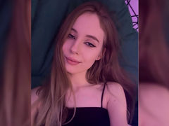 EvaSiemens - female with red hair webcam at LiveJasmin