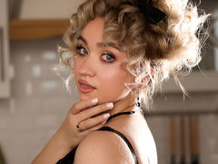 EmyMur from LiveJasmin