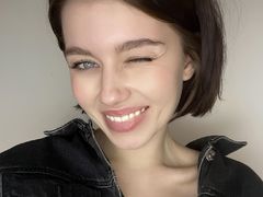 EvaSolt - female with brown hair webcam at LiveJasmin